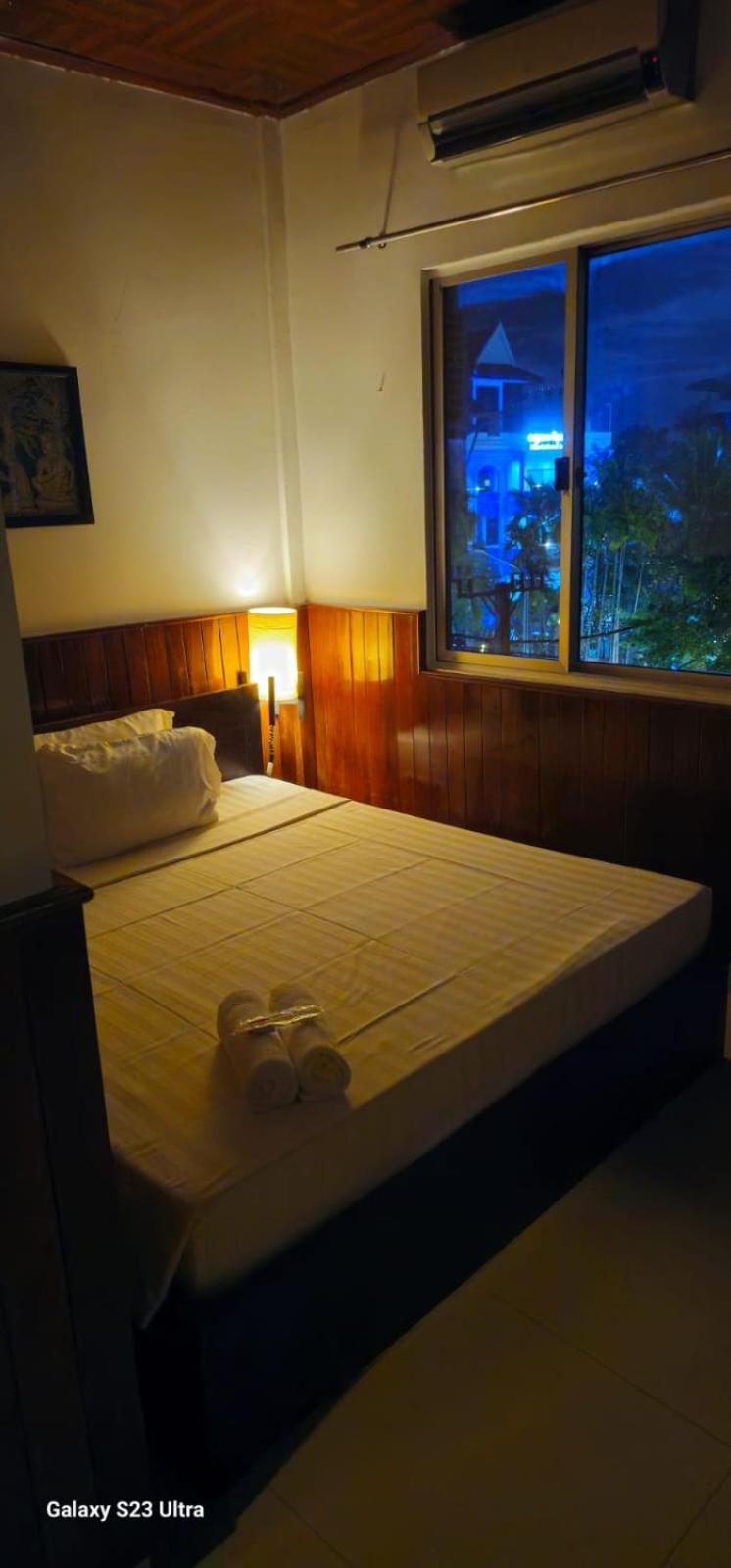 Retro Quarter Mb Hostel Siem Reap Exterior photo