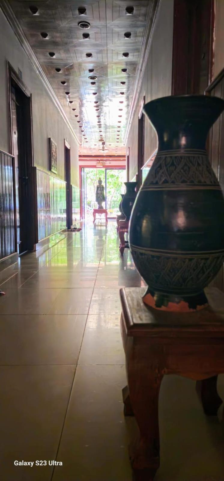 Retro Quarter Mb Hostel Siem Reap Exterior photo