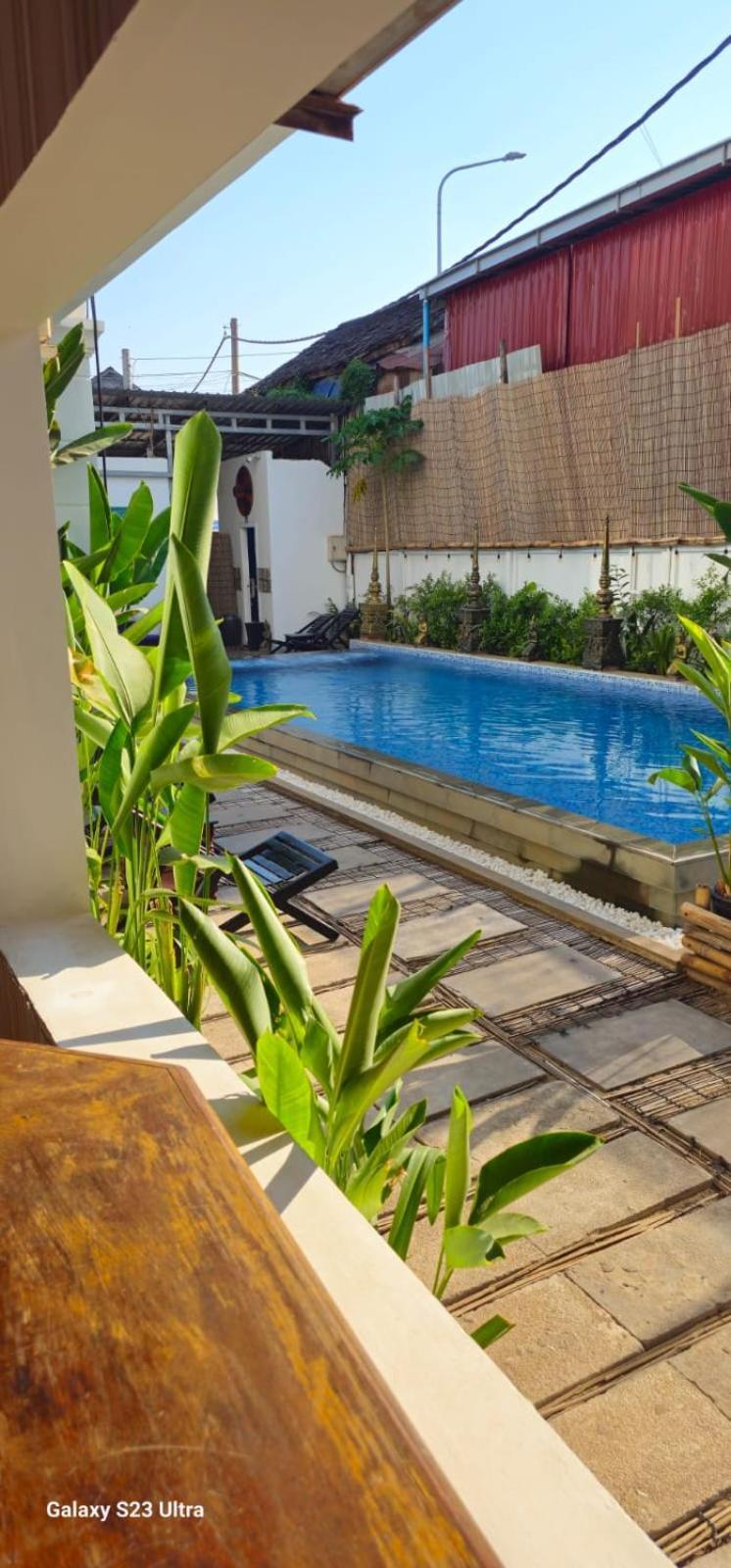 Retro Quarter Mb Hostel Siem Reap Exterior photo